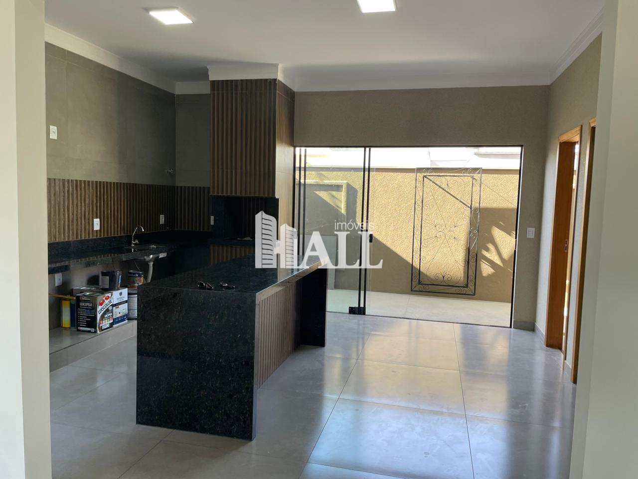 Casa à venda com 3 quartos, 124m² - Foto 1