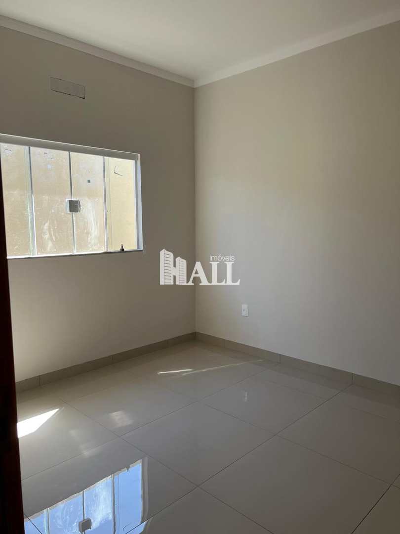 Casa à venda com 2 quartos, 68m² - Foto 2