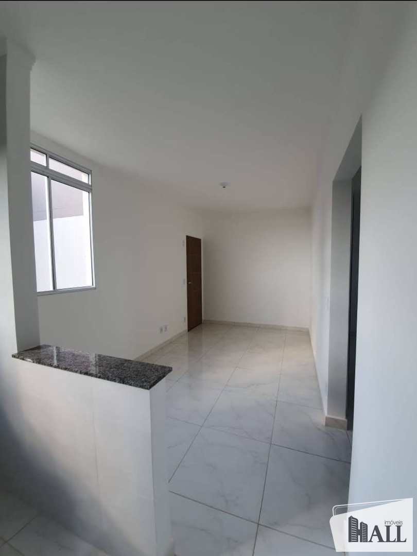 Apartamento à venda com 2 quartos, 43m² - Foto 1