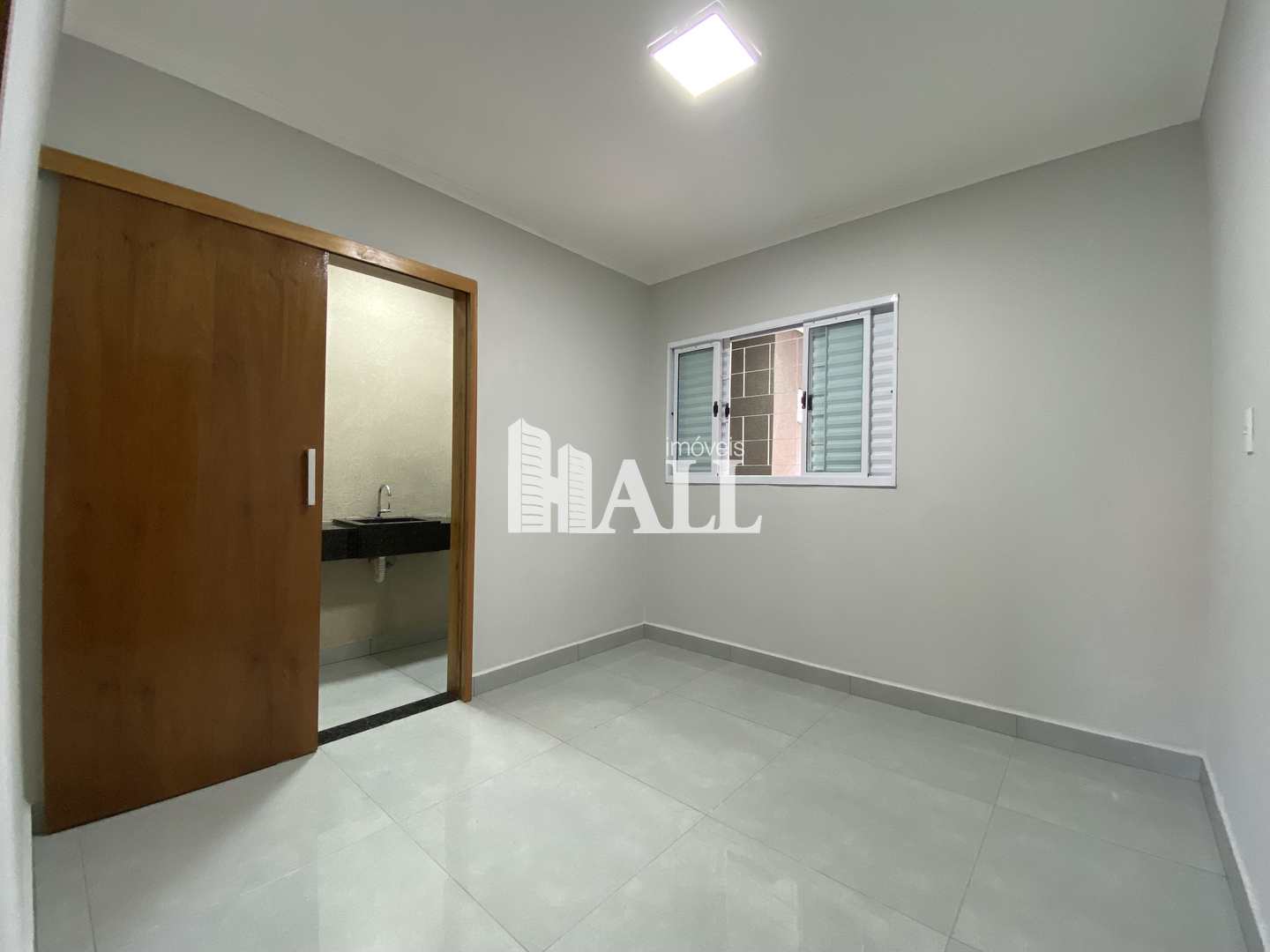 Casa à venda com 3 quartos, 145m² - Foto 1