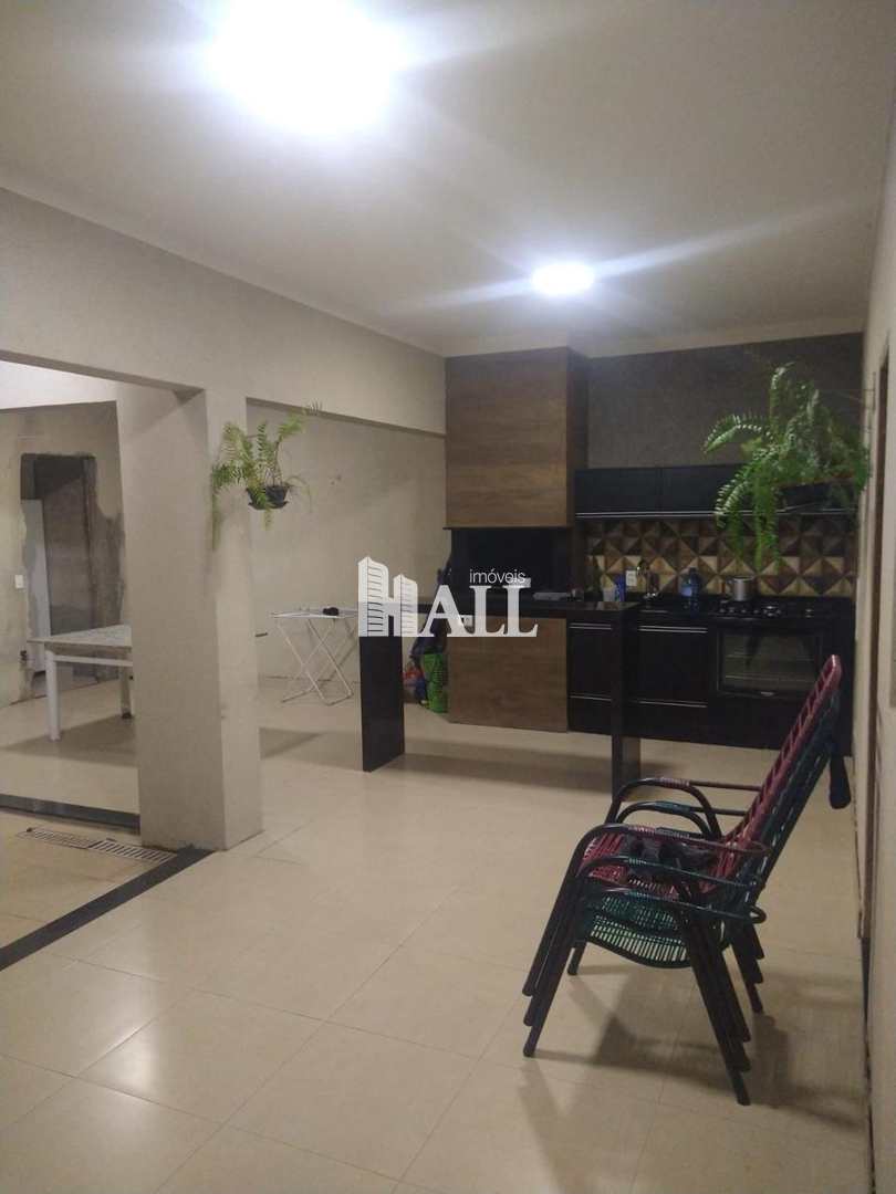 Casa à venda com 3 quartos, 170m² - Foto 2