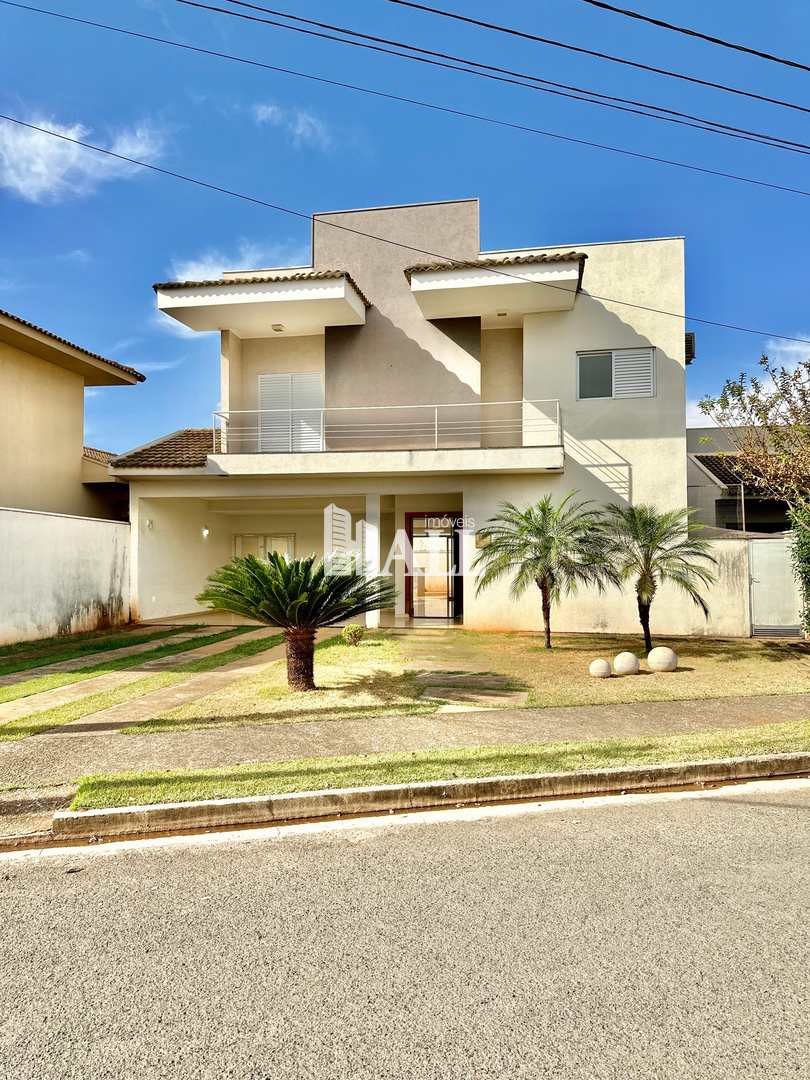 Casa de Condomínio à venda com 3 quartos, 400m² - Foto 1