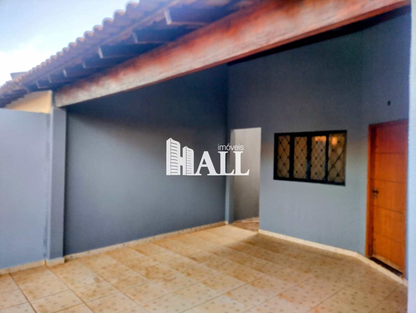 Casa à venda com 3 quartos, 100m² - Foto 1