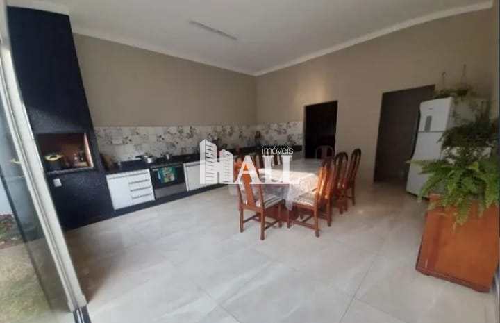 Casa à venda com 4 quartos, 200m² - Foto 3