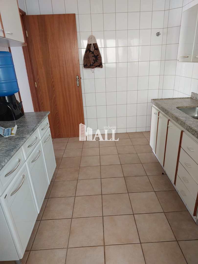 Apartamento à venda com 2 quartos, 68m² - Foto 2