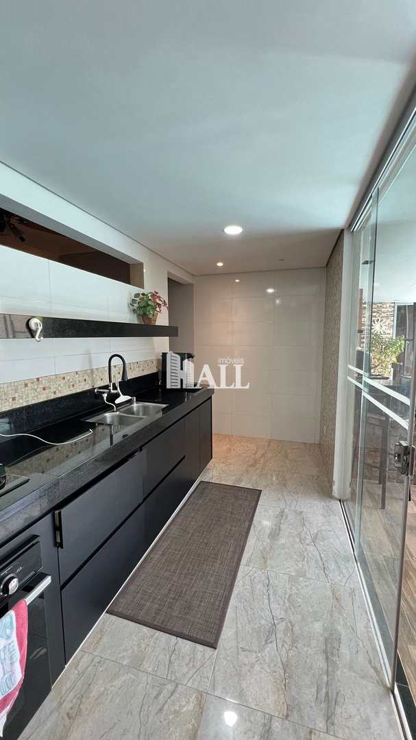 Casa à venda com 3 quartos, 250m² - Foto 2