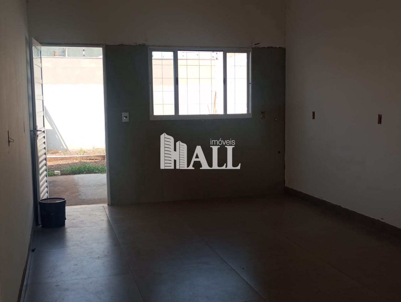 Casa à venda com 3 quartos, 200m² - Foto 1