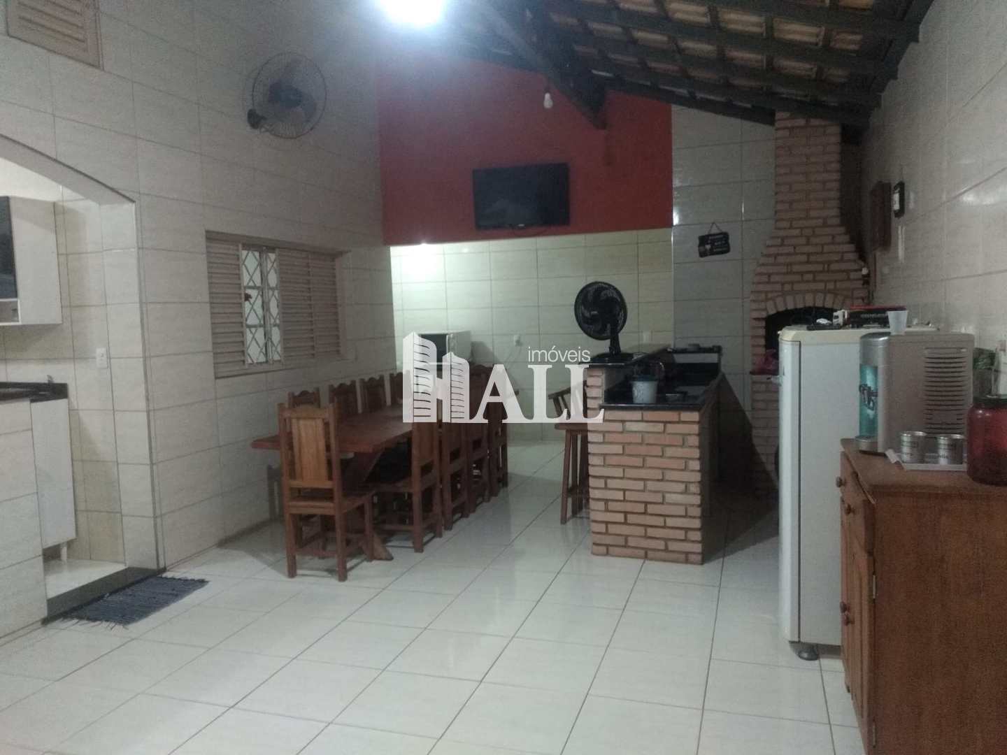 Casa à venda com 3 quartos, 100m² - Foto 4