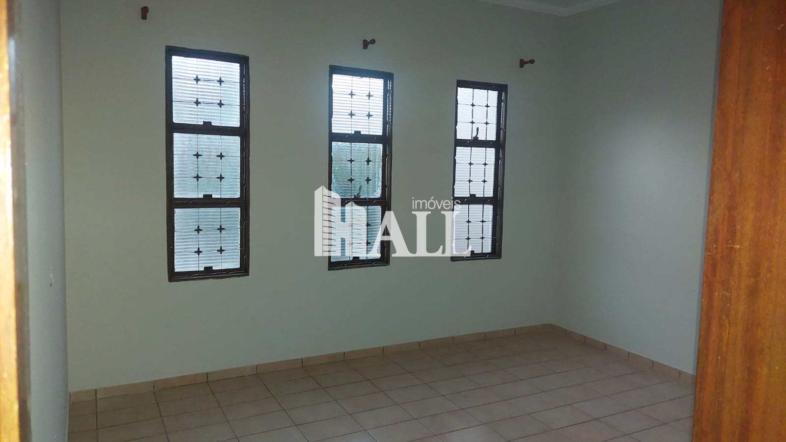 Casa à venda com 3 quartos, 190m² - Foto 4