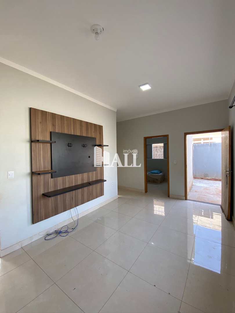 Casa à venda com 2 quartos, 200m² - Foto 1