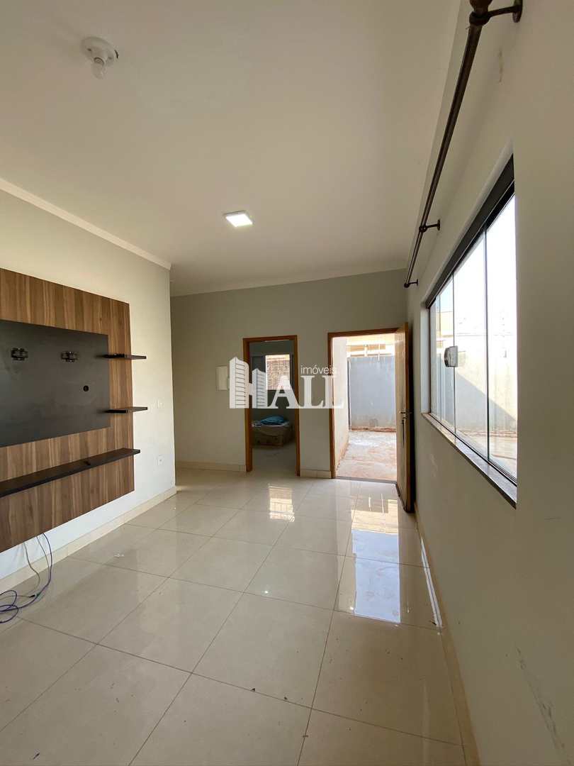 Casa à venda com 2 quartos, 200m² - Foto 2