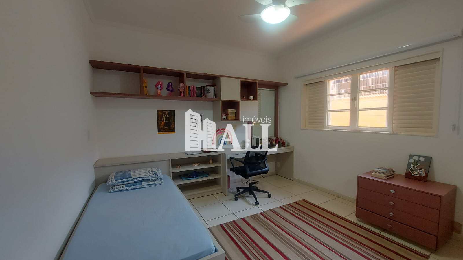 Casa à venda com 5 quartos, 290m² - Foto 9