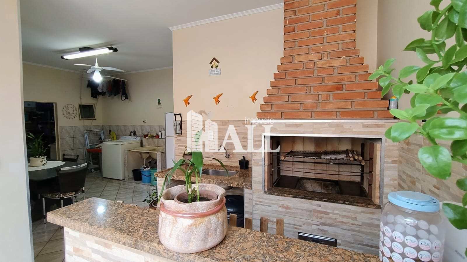 Casa à venda com 3 quartos, 140m² - Foto 1