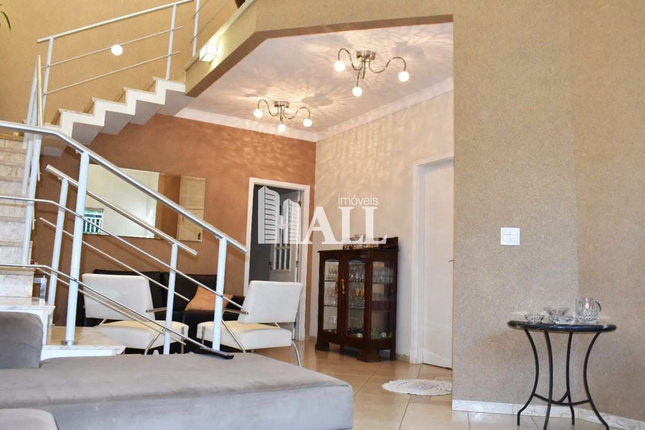 Casa à venda com 3 quartos, 230m² - Foto 6