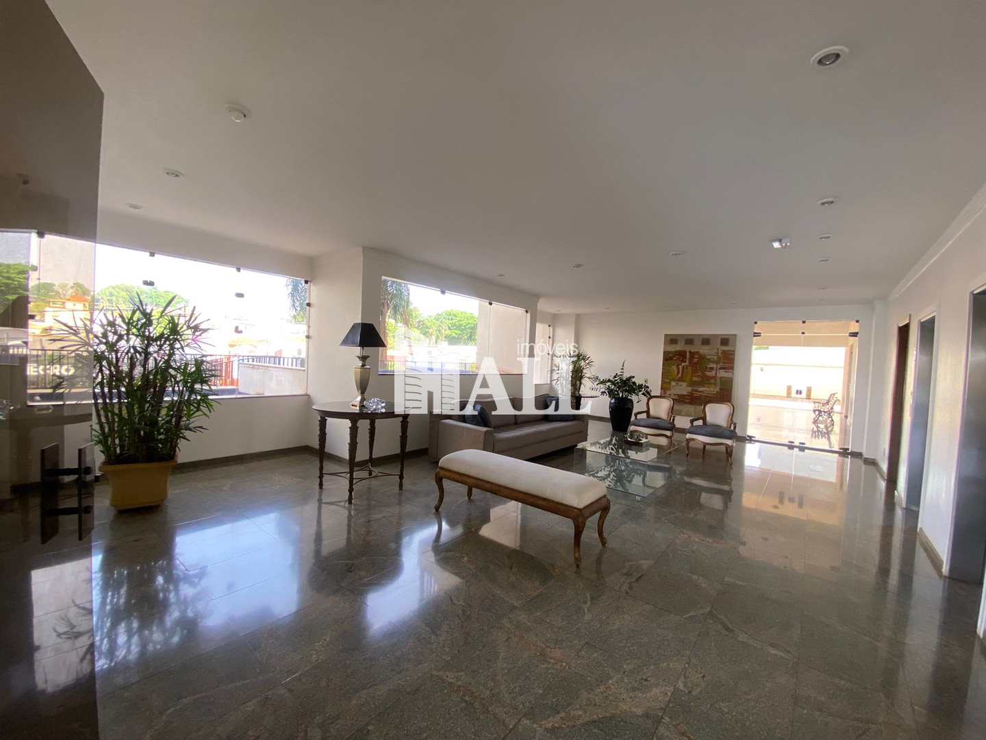 Apartamento à venda com 4 quartos, 280m² - Foto 2