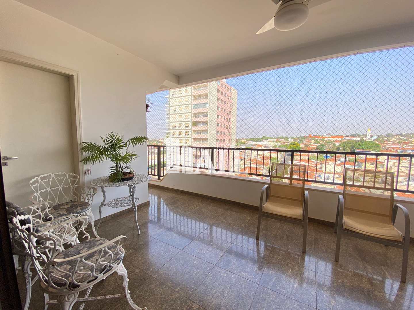 Apartamento à venda com 4 quartos, 280m² - Foto 1