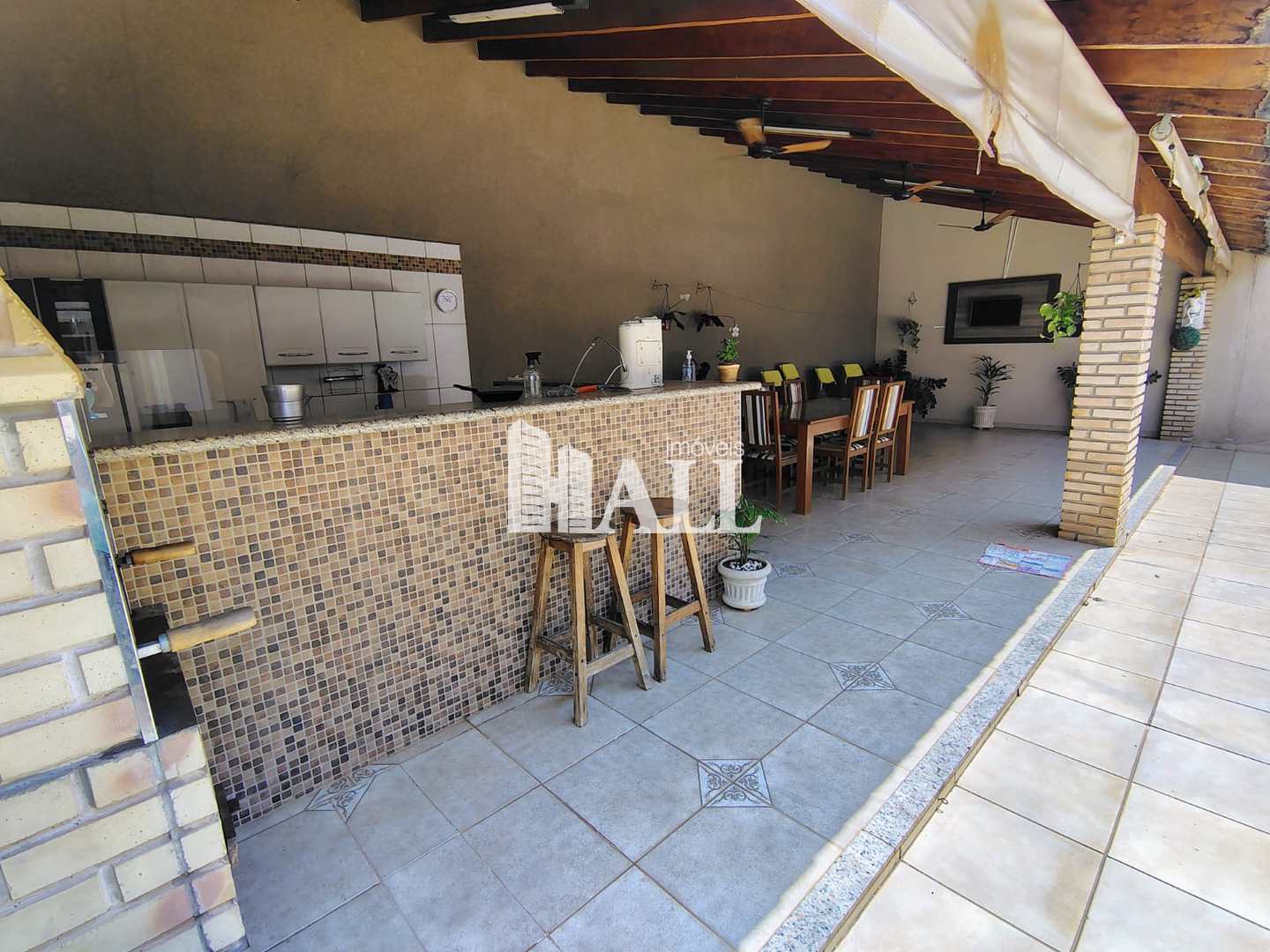 Casa à venda com 6 quartos, 320m² - Foto 11