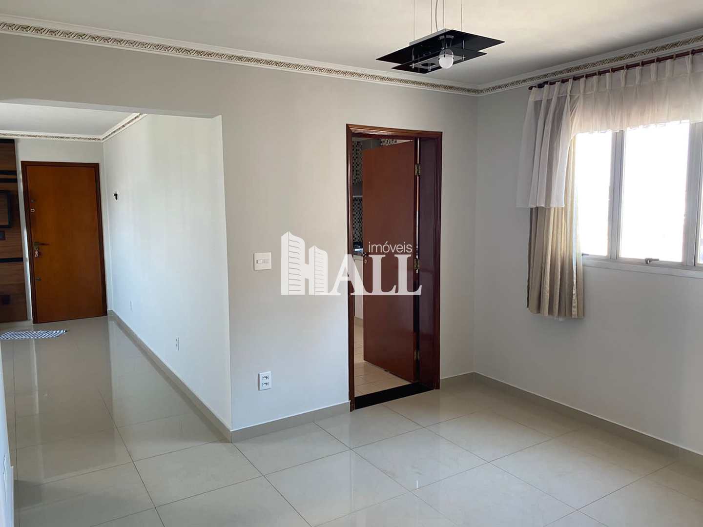 Apartamento à venda com 3 quartos, 100m² - Foto 1