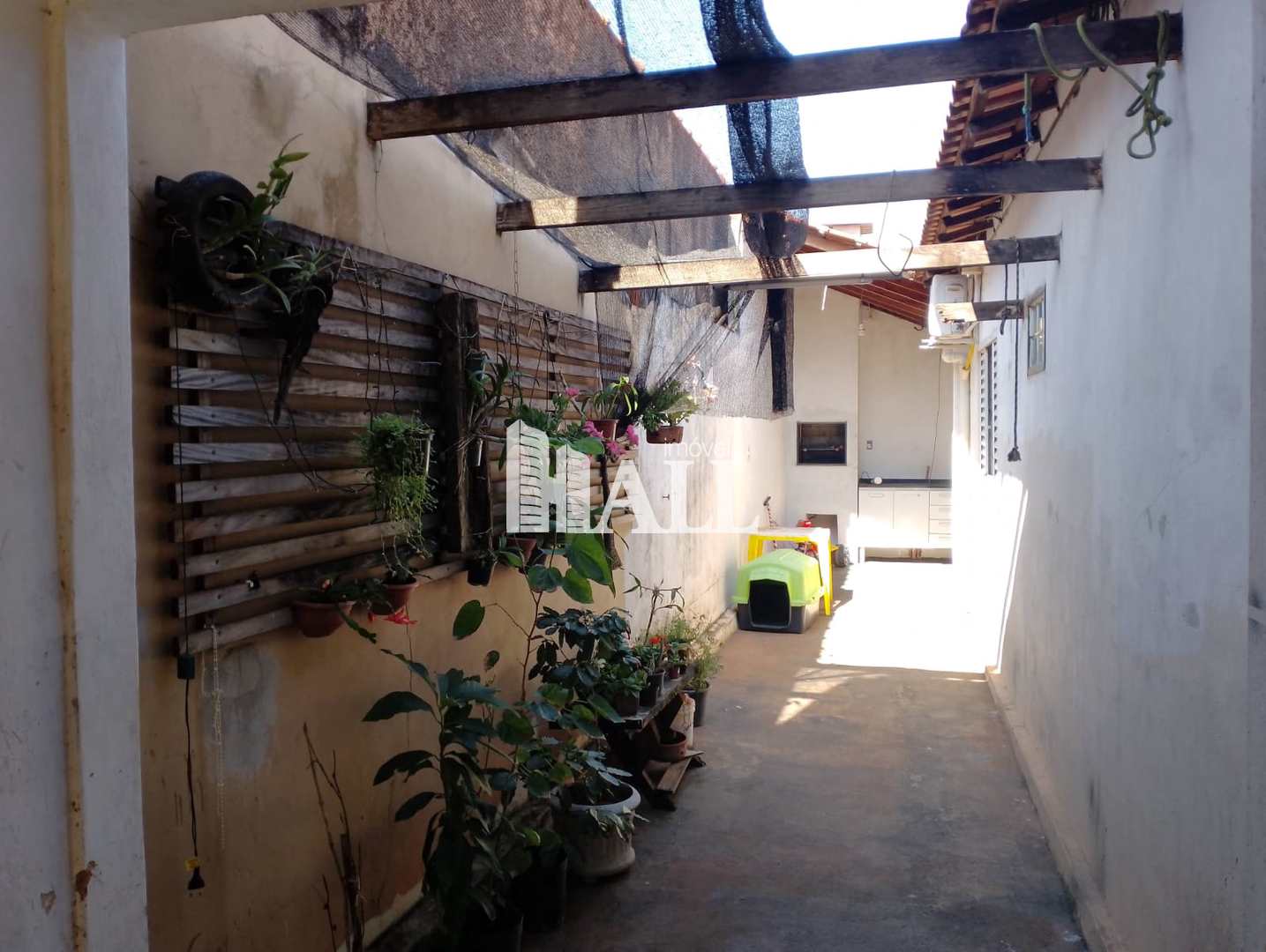 Casa à venda com 3 quartos, 276m² - Foto 1