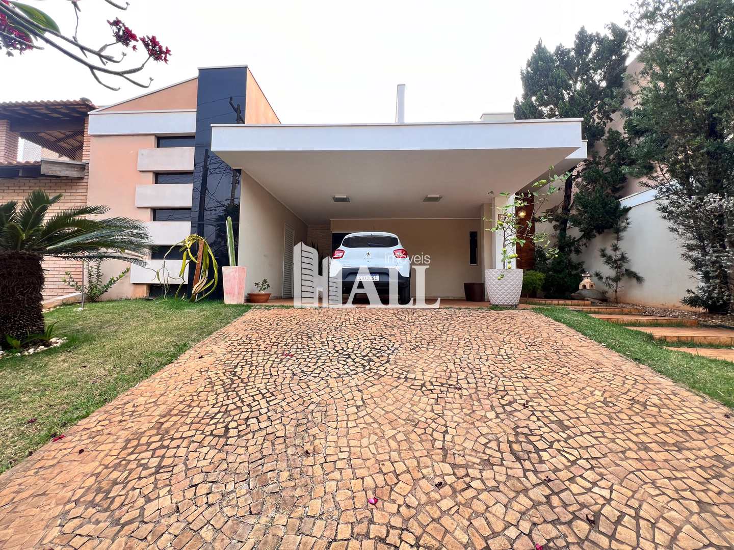 Casa de Condomínio à venda com 3 quartos, 220m² - Foto 2