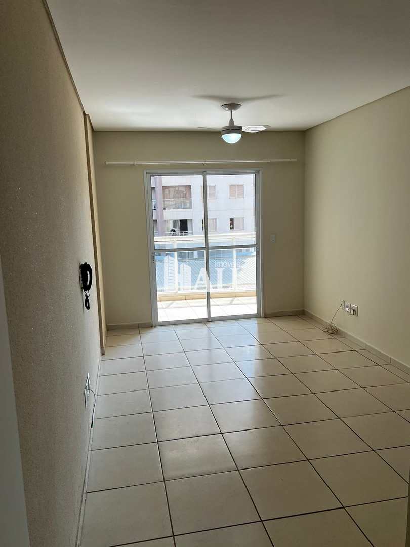 Apartamento à venda com 2 quartos, 68m² - Foto 1