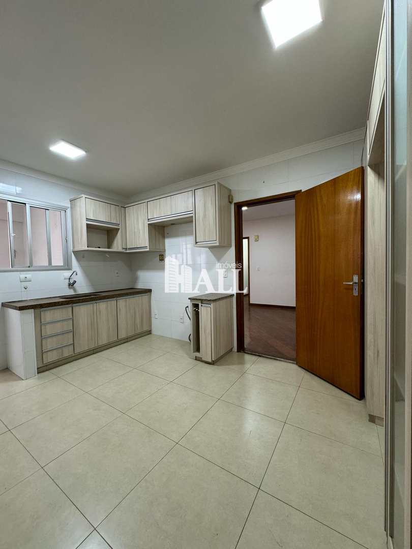 Apartamento à venda com 3 quartos, 157m² - Foto 1