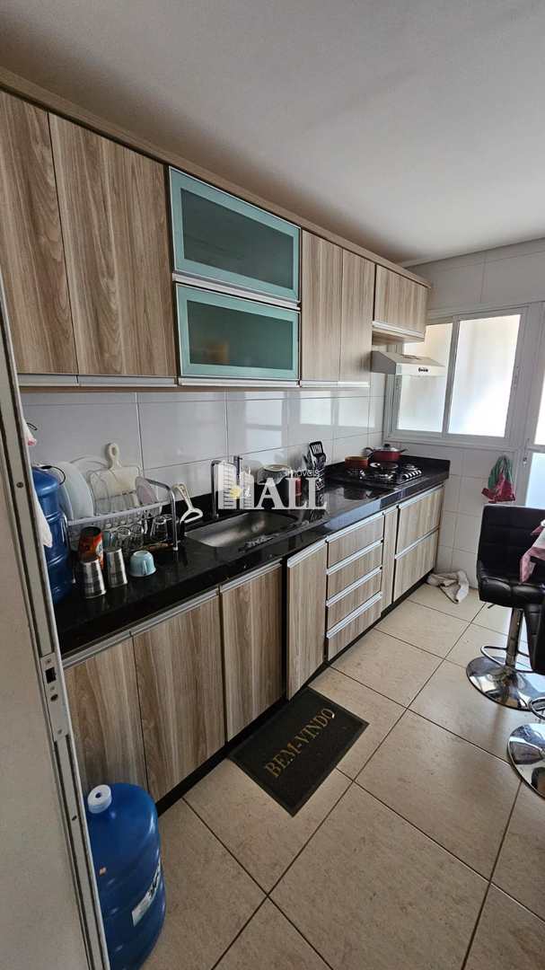 Apartamento à venda com 2 quartos, 75m² - Foto 1