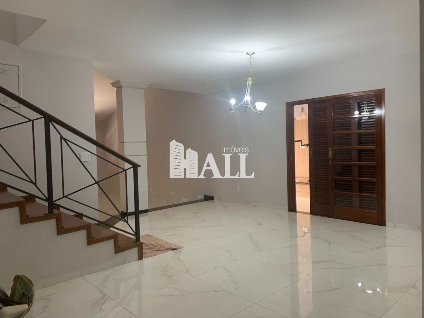 Sobrado à venda com 4 quartos, 350m² - Foto 2