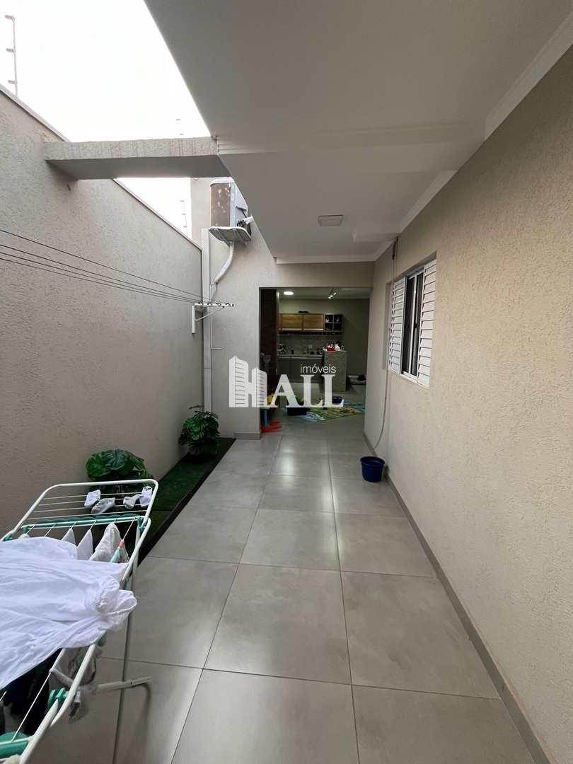 Casa à venda com 2 quartos, 135m² - Foto 2