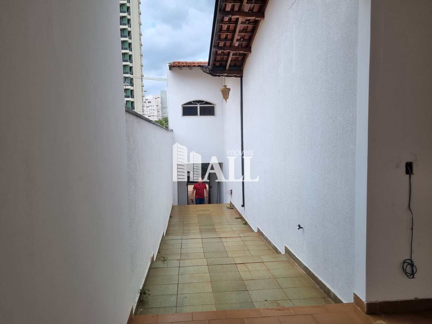 Sobrado à venda com 4 quartos, 403m² - Foto 2