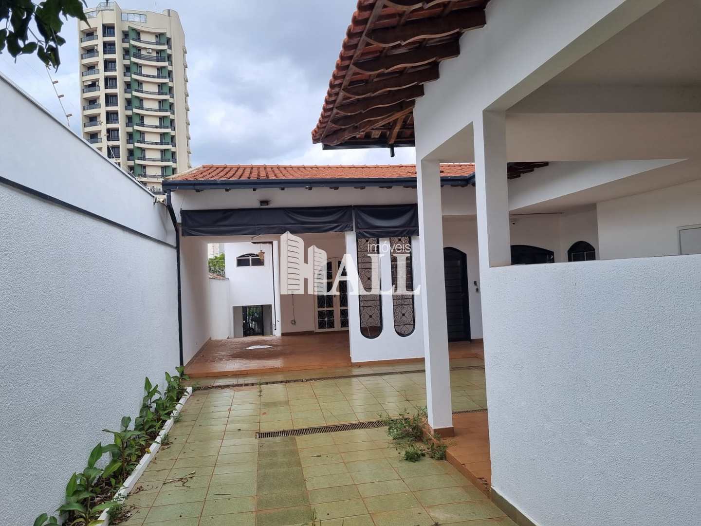 Sobrado à venda com 4 quartos, 403m² - Foto 1