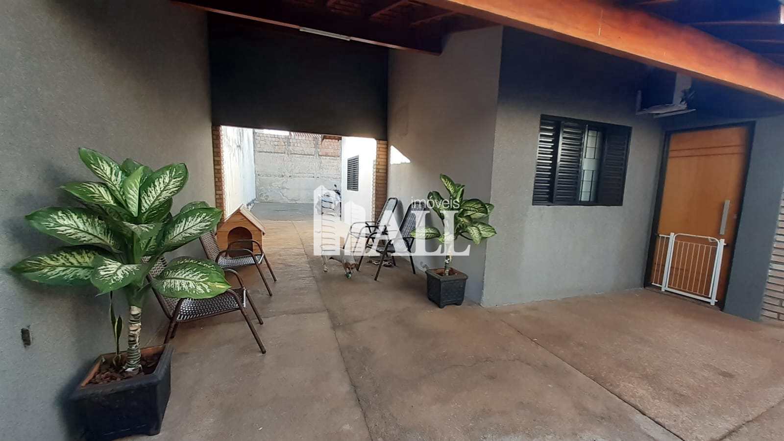 Casa à venda com 2 quartos, 80m² - Foto 2