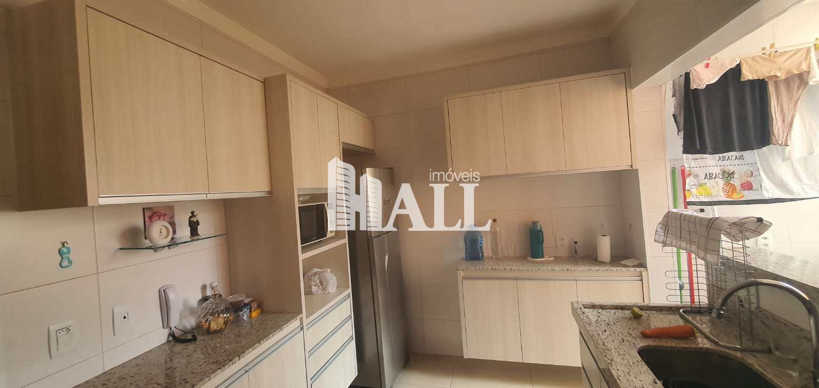 Apartamento à venda com 3 quartos, 93m² - Foto 2