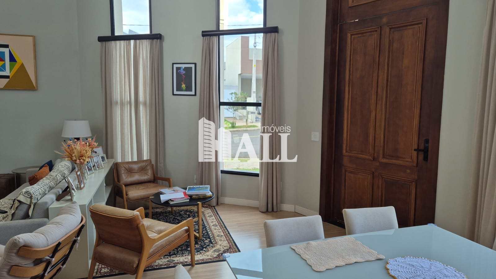 Casa de Condomínio à venda com 3 quartos, 250m² - Foto 2