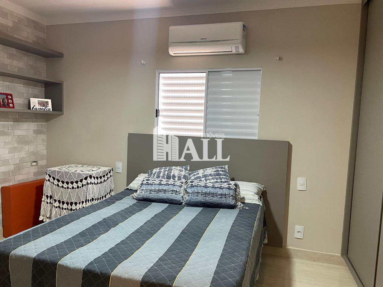 Casa à venda com 3 quartos, 200m² - Foto 11