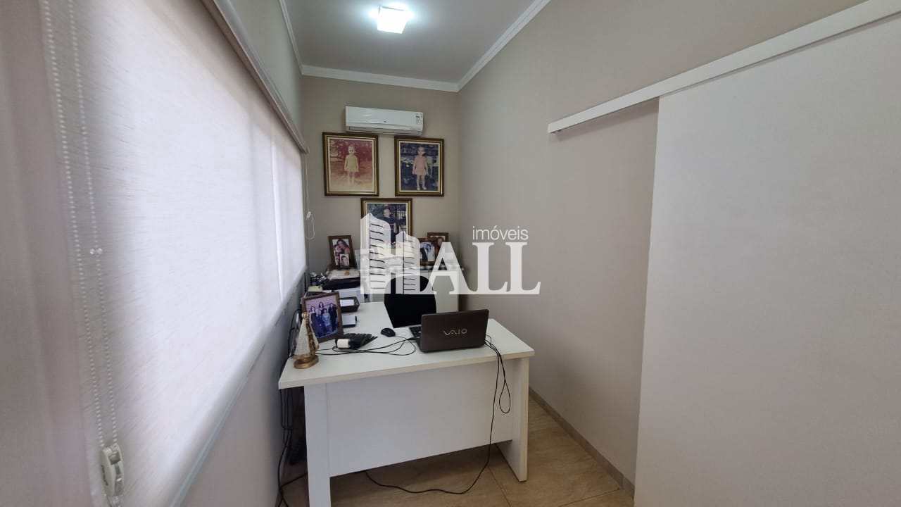 Casa de Condomínio à venda com 4 quartos, 275m² - Foto 4