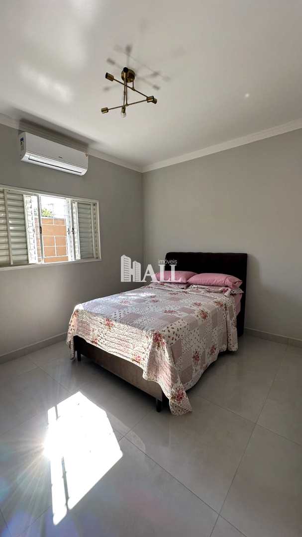 Casa à venda com 2 quartos, 180m² - Foto 3