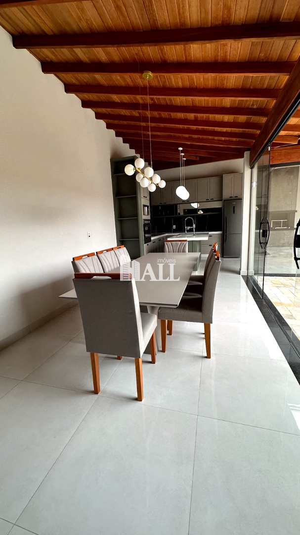 Casa à venda com 2 quartos, 180m² - Foto 13