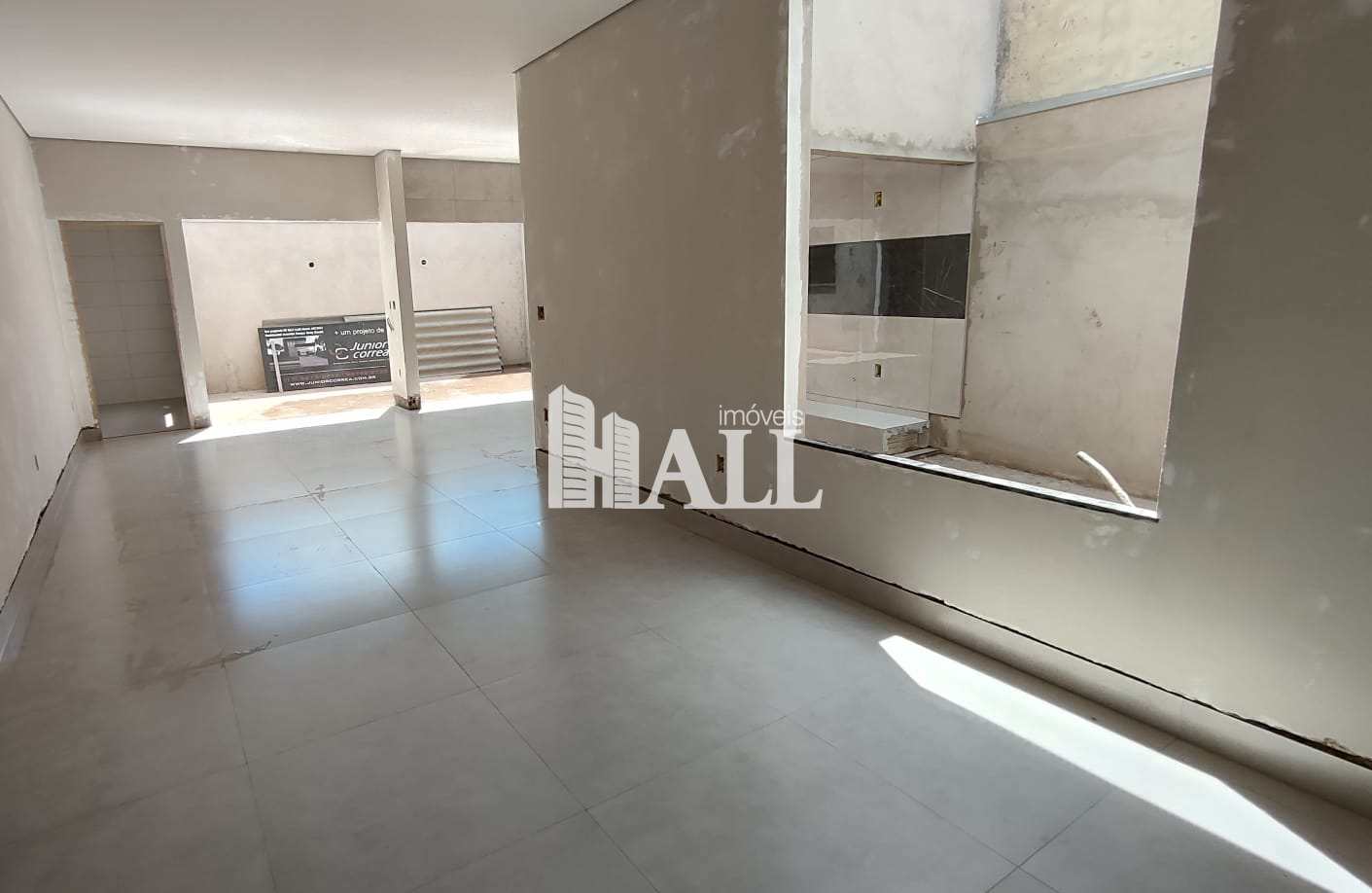 Casa à venda com 3 quartos, 150m² - Foto 1