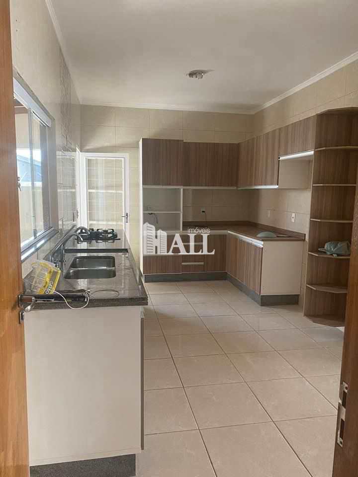 Casa à venda com 2 quartos, 118m² - Foto 1