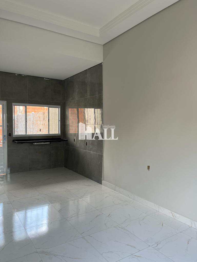 Casa à venda com 2 quartos, 60m² - Foto 2