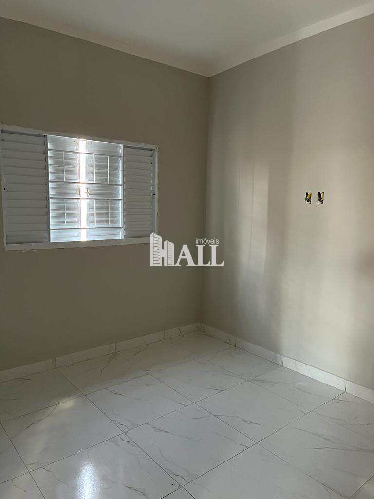 Casa à venda com 2 quartos, 60m² - Foto 4