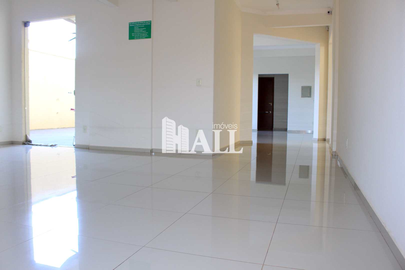 Apartamento à venda com 3 quartos, 70m² - Foto 2