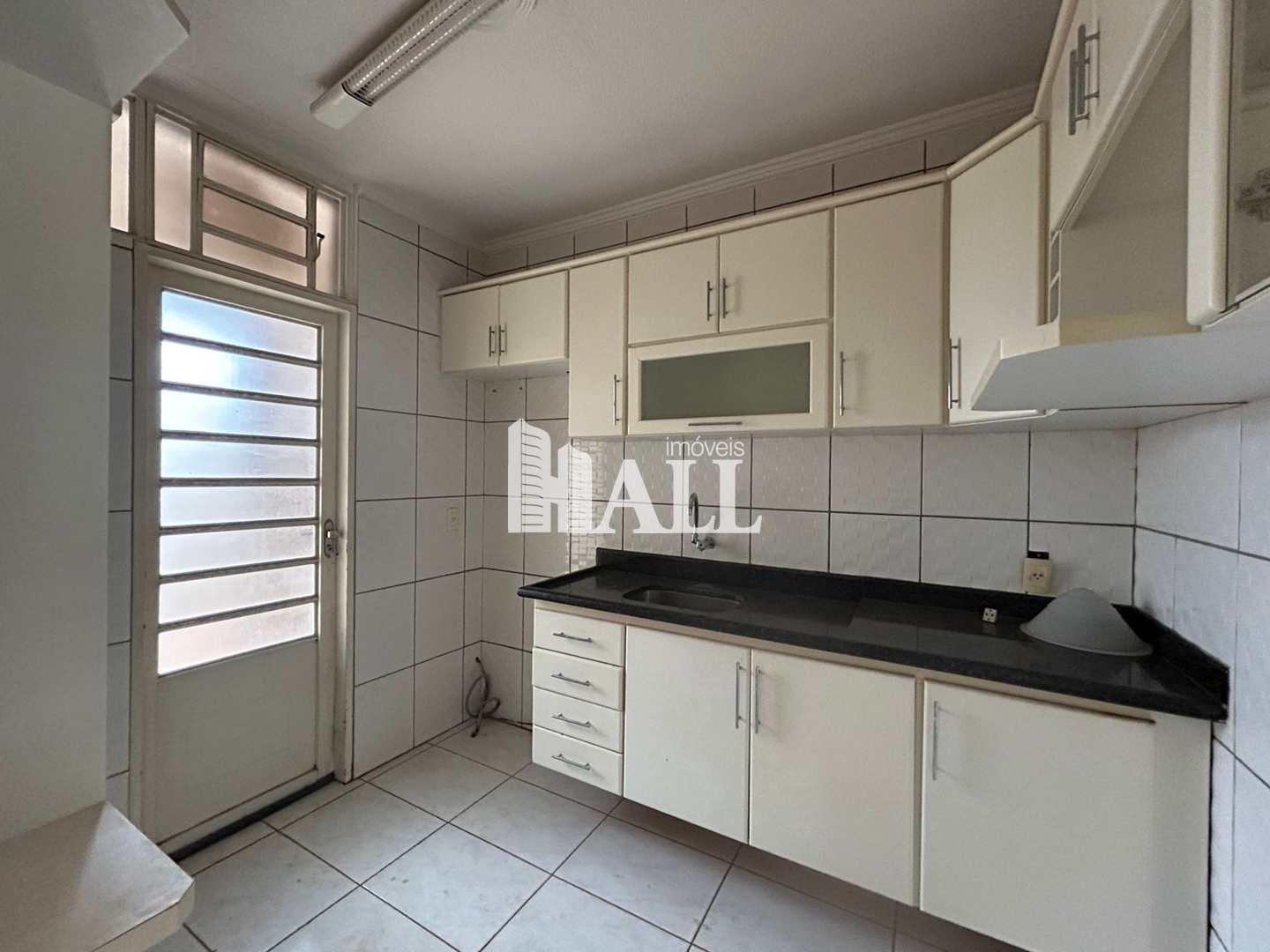 Casa à venda com 3 quartos, 180m² - Foto 1