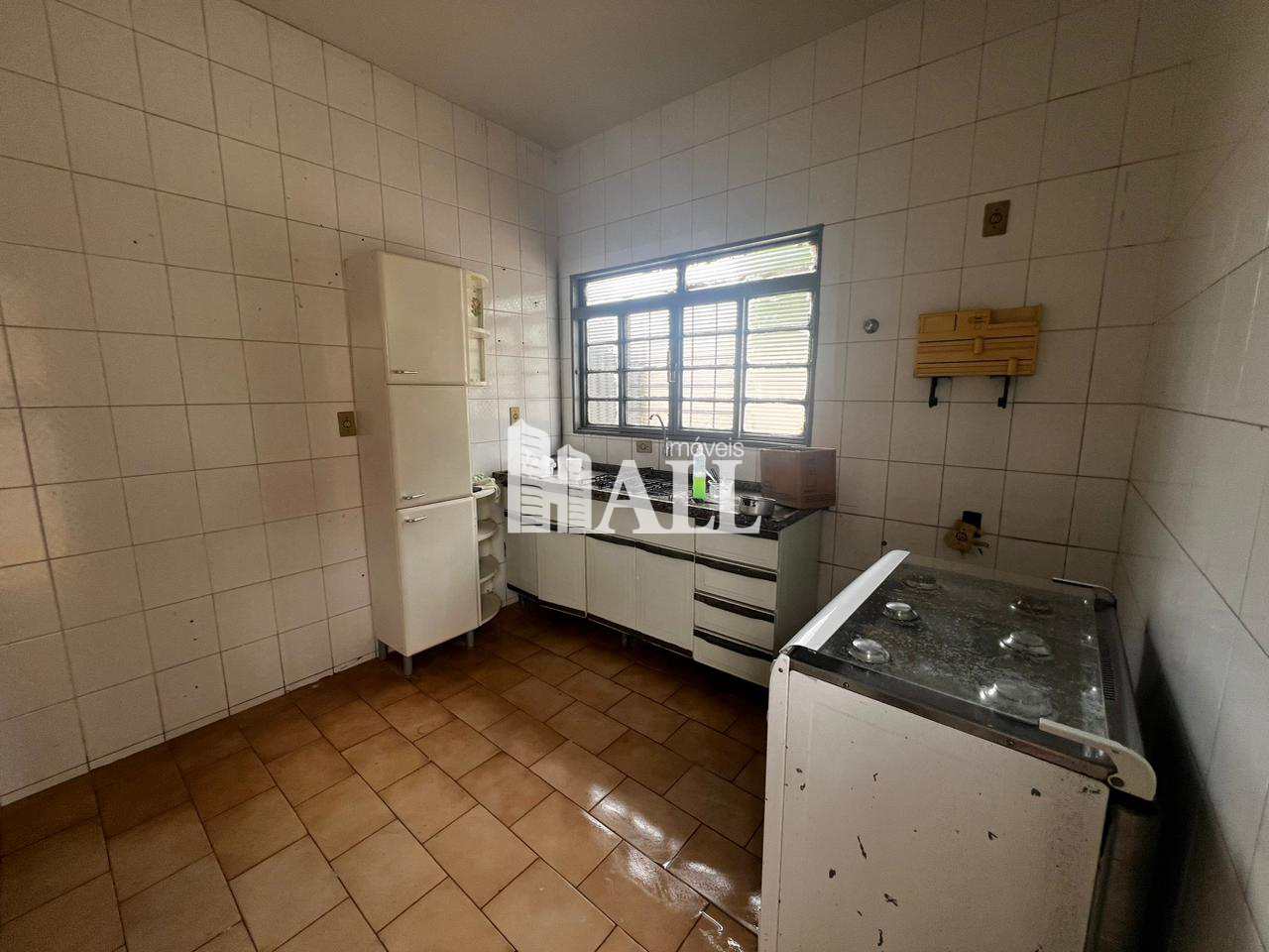 Casa à venda com 3 quartos, 250m² - Foto 4