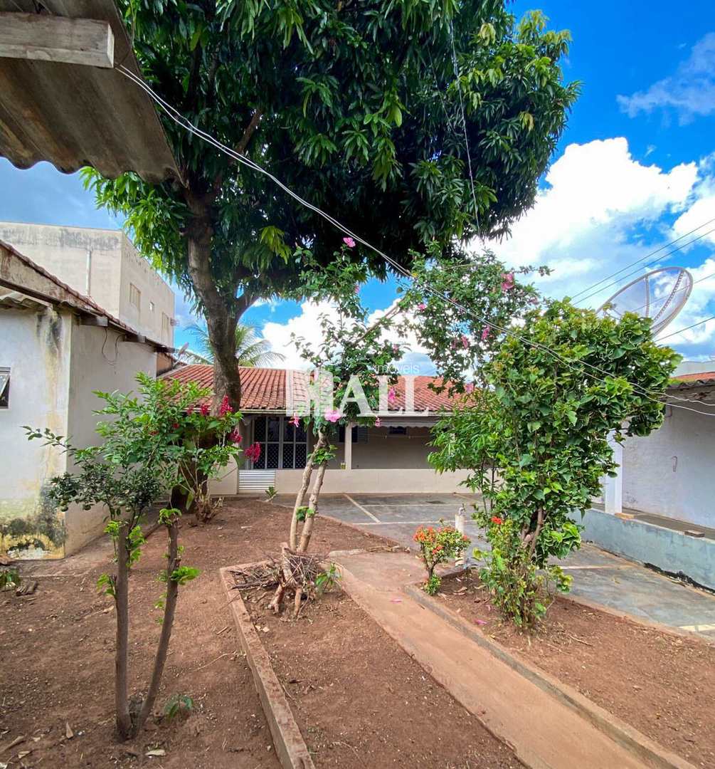 Casa à venda com 2 quartos, 90m² - Foto 6