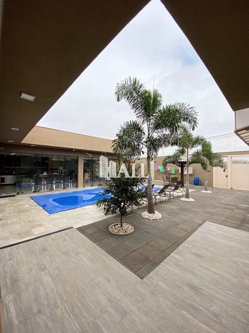 Casa à venda com 3 quartos, 200m² - Foto 1