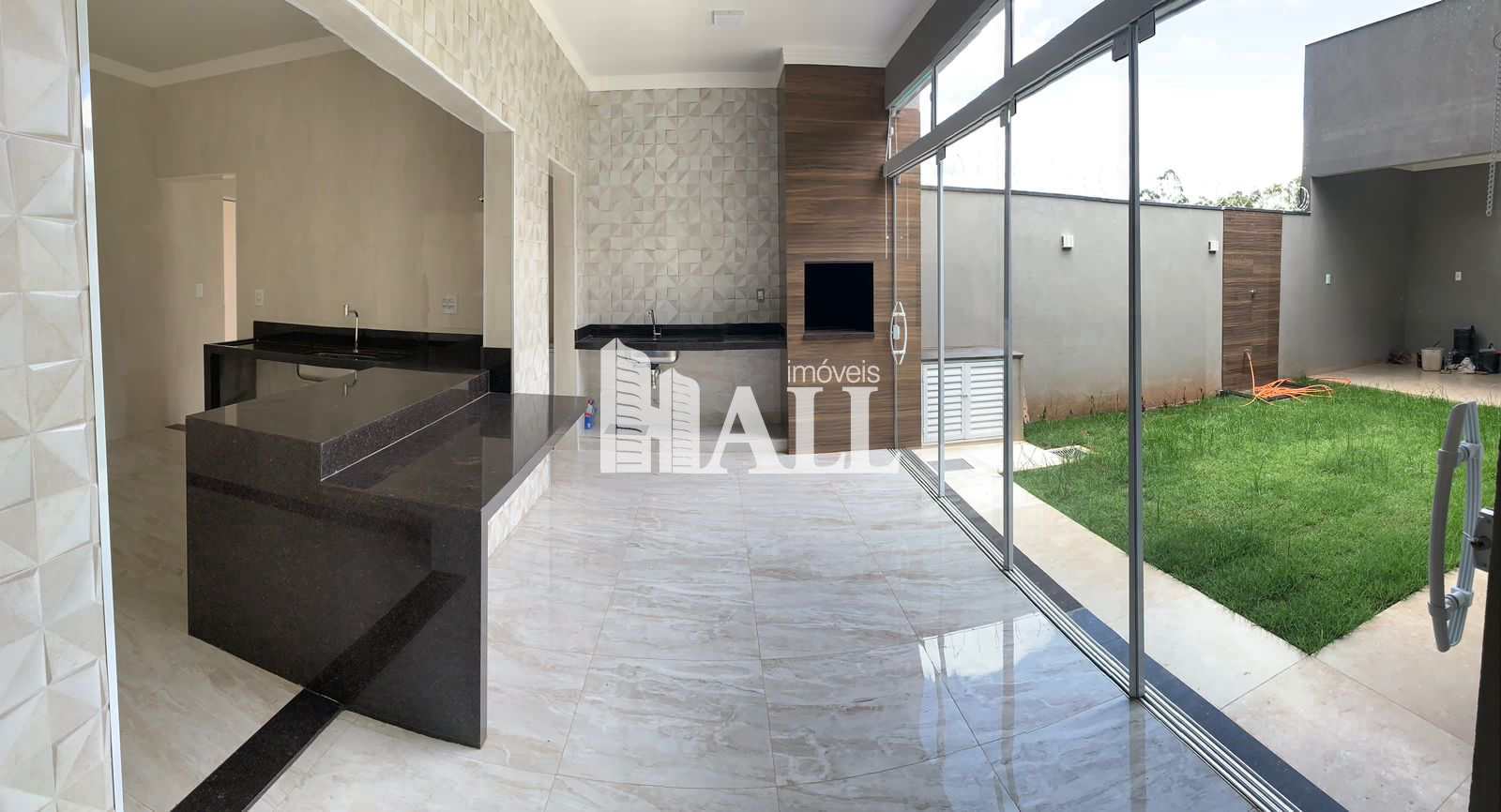 Casa à venda com 2 quartos, 200m² - Foto 2