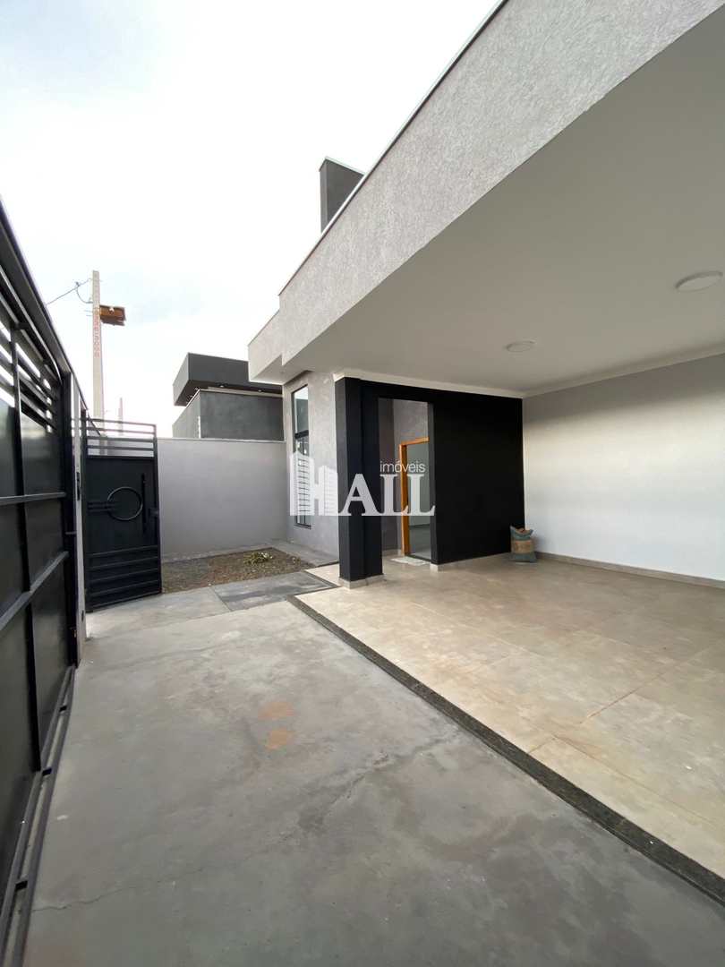 Casa à venda com 3 quartos, 200m² - Foto 1