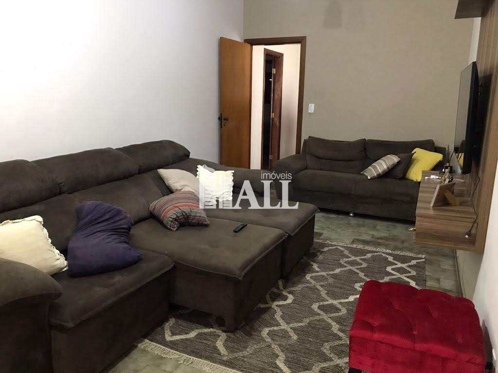 Casa à venda com 3 quartos, 180m² - Foto 2